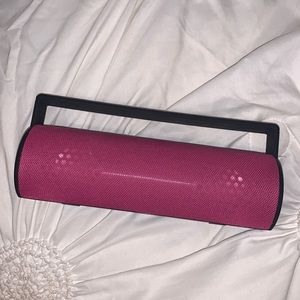Working Handheld Bluetooth Speaker